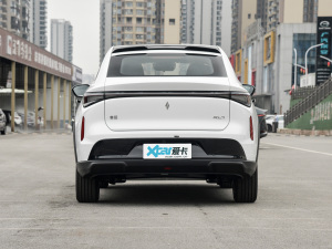 2024款605km 荣耀版 整体外观