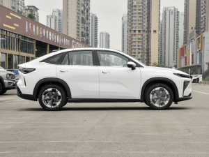 2024款605km 荣耀版 整体外观