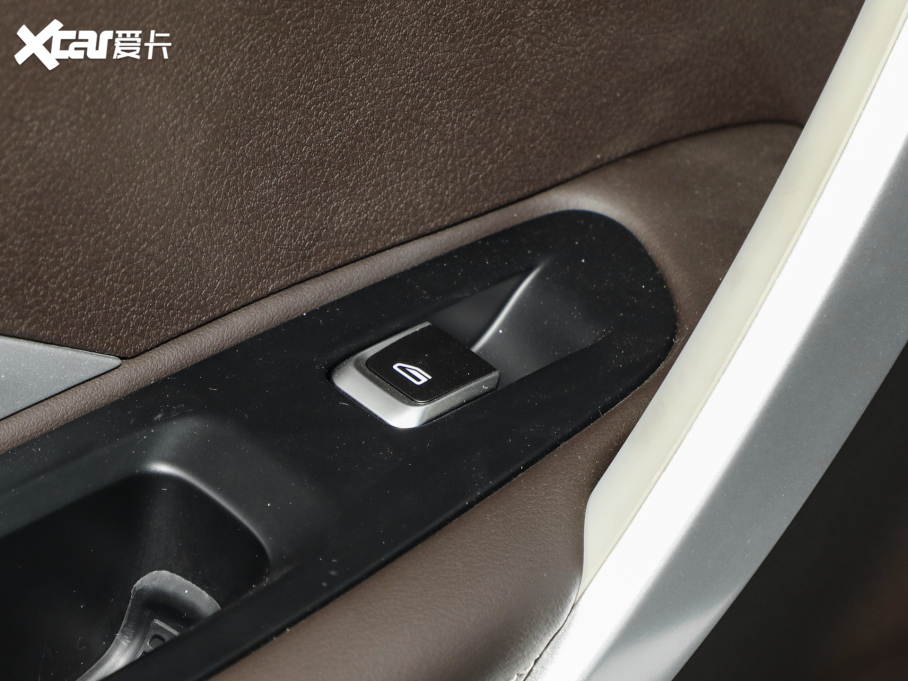 2025����{8 �L�m����