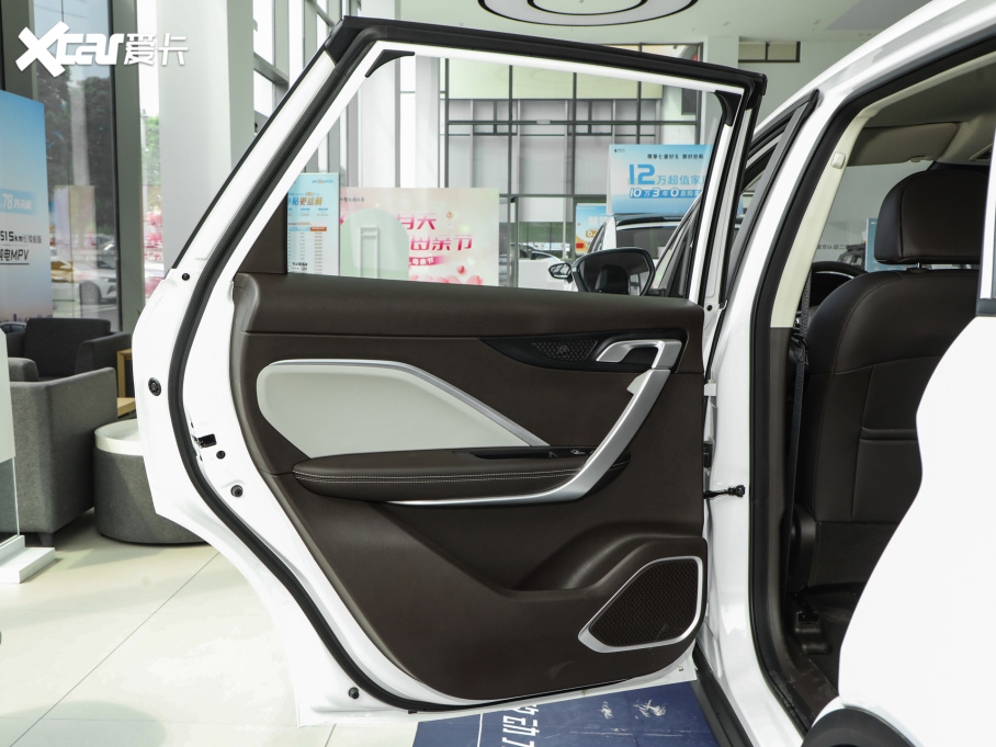 2025����{8 �L�m����