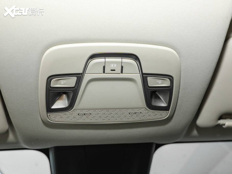 2025����{8 �L�m����