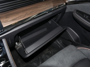 2022款1.5L PHEV 智远版 手套箱