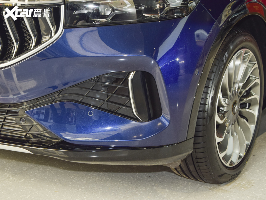 2021DFREE (q)̰ ٺAb