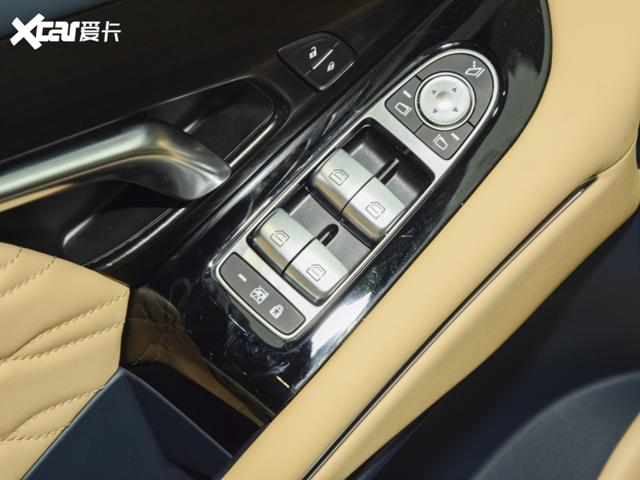 2021DFREE (q)̰ ٺAb