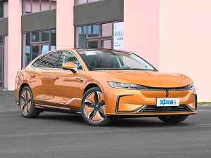 2023款580km 旗舰版 右前45度