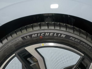 2023款580km 标准版 轮胎品牌