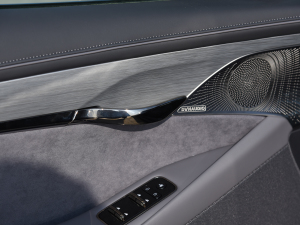 2024PHEV (q)Lm(x)Ş п؅^(q)