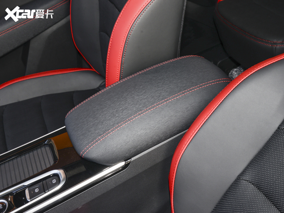 2021��˼�X8 300T DCT���F���� 6��