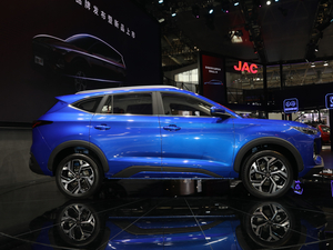 2021款300T DCT旗舰智联版 6座 整体外观