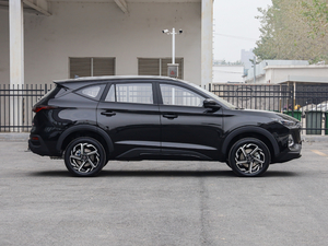 2021款300T 手动全景豪华版 5座 整体外观