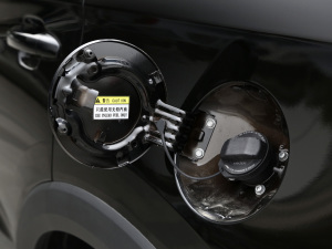2021款300T DCT旗舰智联版 5座 油箱盖