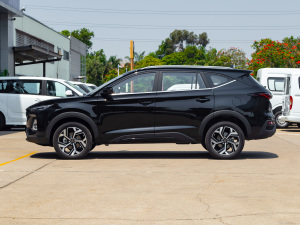 2021款300T DCT领先智联版 5座 正侧（左）