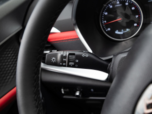 2021款300T DCT领先智联版 7座 中控区