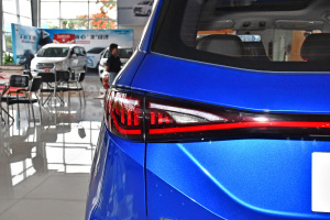 2021款300T DCT领先智联版 5座 细节外观