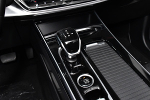 2021款300T DCT领先智联版 5座 中控区