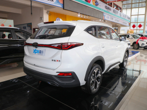 2021款300T 手动领先智联版 6座 整体外观