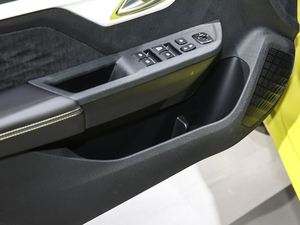 2021302km A 30.2kWh ǰTg