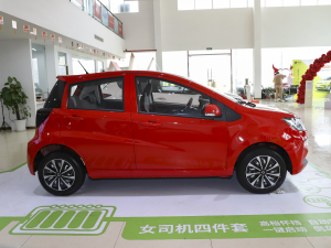2021款200km 舒享型 正侧（左）