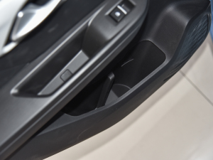 2021款302km 豪华型 31.4kWh 后门储物空间