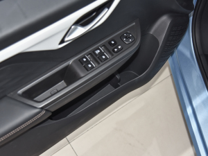 2021款302km 豪华型 31.4kWh 前门储物空间