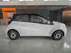 2021款302km 超越型 31.4kWh 正侧（右）