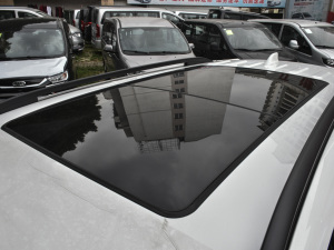 2021款1.5T 豪华型 车顶