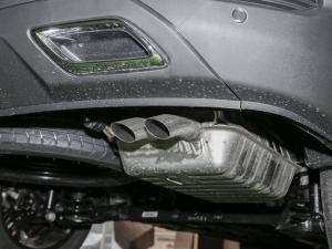 2022款大圣版 300T DCT悟空型 7座 排气管