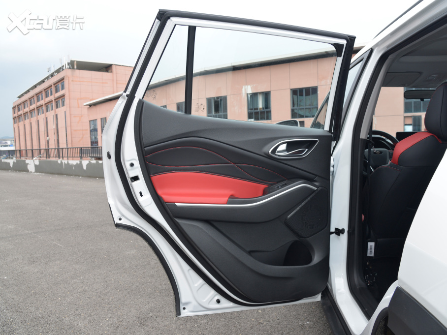 2022款 思皓X4 1.5T CVT酋长定制版