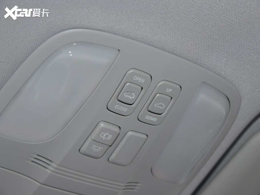 2022款 思皓X4 1.5T CVT酋长定制版