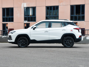 2022款1.5T CVT酋长定制版 正侧（左）