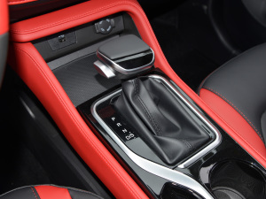 2022款1.5T CVT酋长定制版 换挡杆