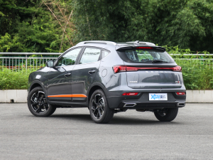 2022款1.5T DCT潮FUN版 左后45度