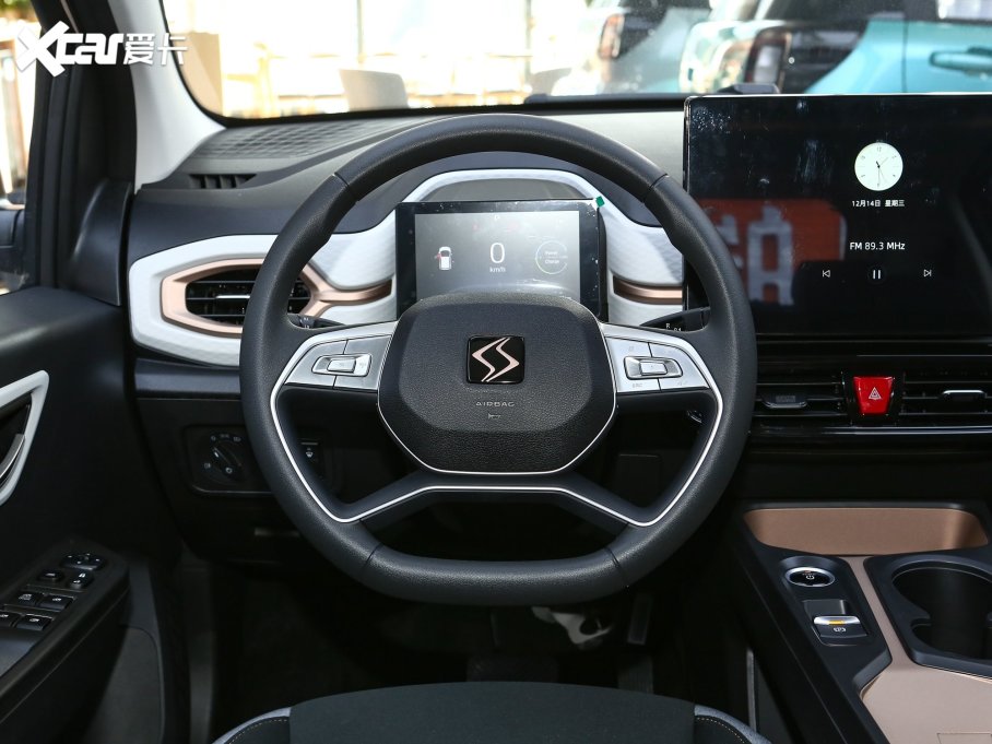 2023  301km M 45kW