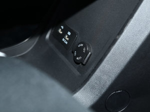 2023 301km M 45kW п؅^(q)