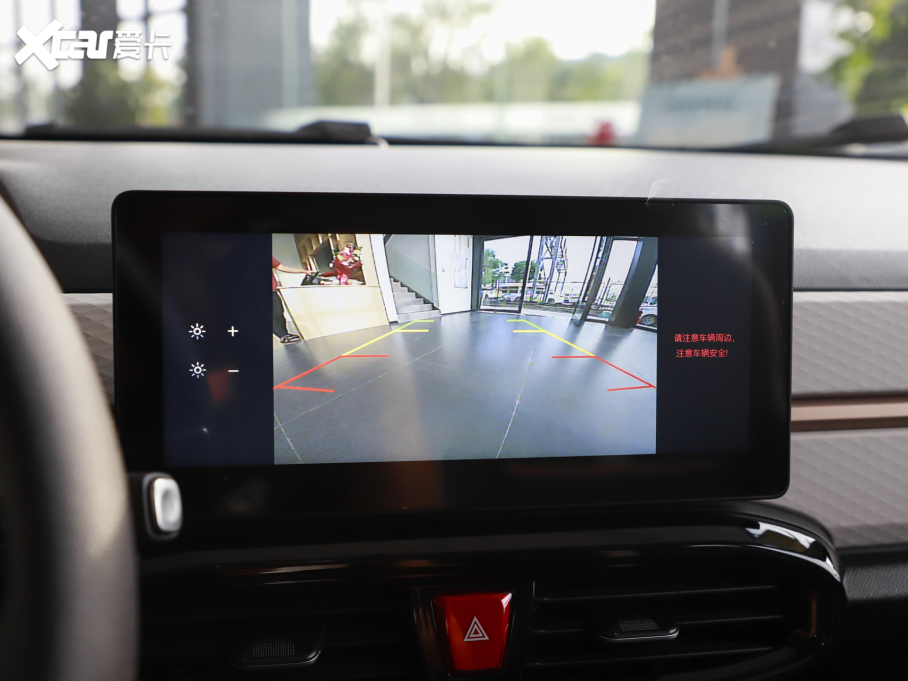 2024 ۰ 301km Lite 