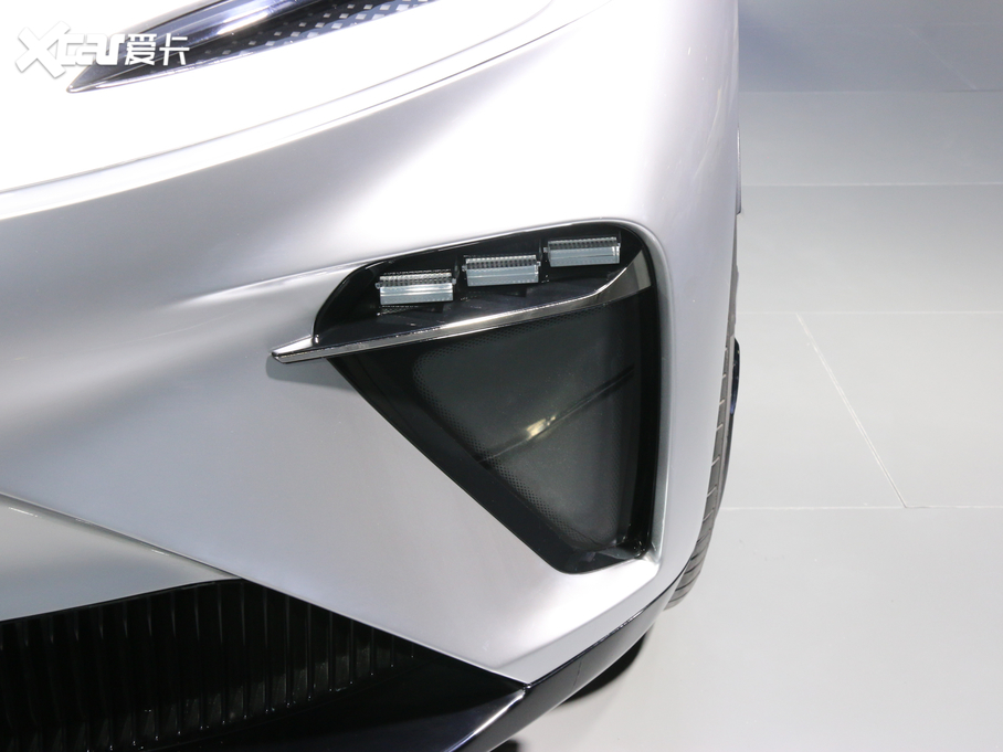 2021O̖ R-Aura Concept