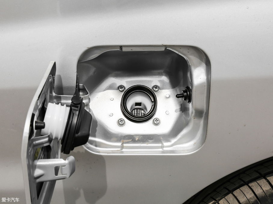 2018LM3 ˼Ұ 1.6L քӺA