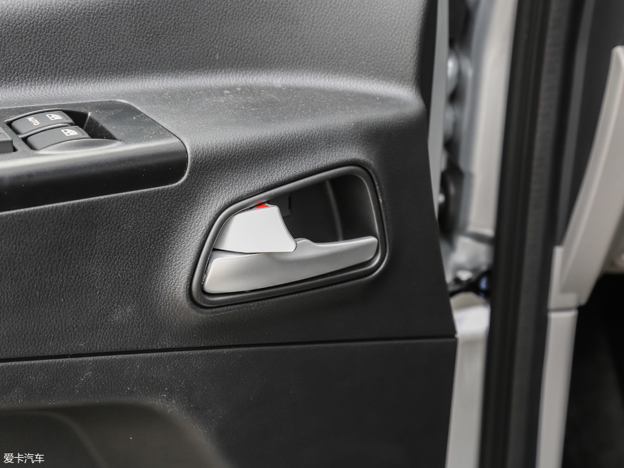 2018LM3 ˼Ұ 1.6L քӺA