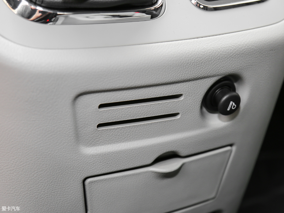 2018LM3 ˼Ұ 1.6L քӺA