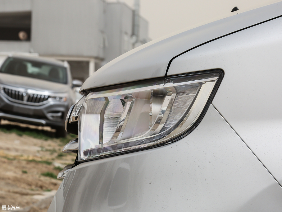 2018LM3 ˼Ұ 1.6L քӺA