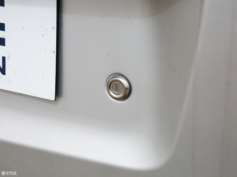 2018LM3 ˼Ұ 1.6L քӺA