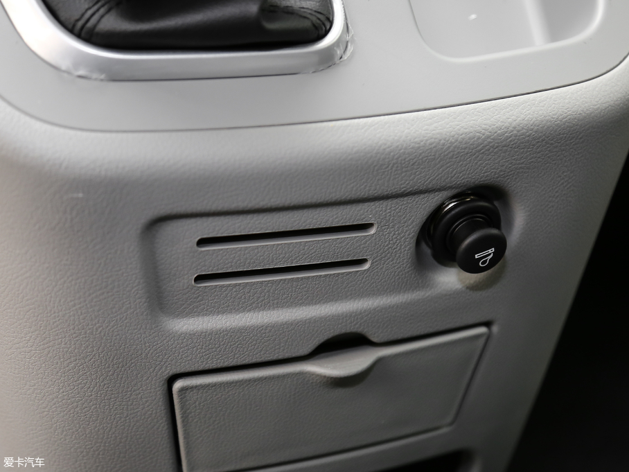 2018L(fng)M3 ˼Ұ 1.6L քӺA