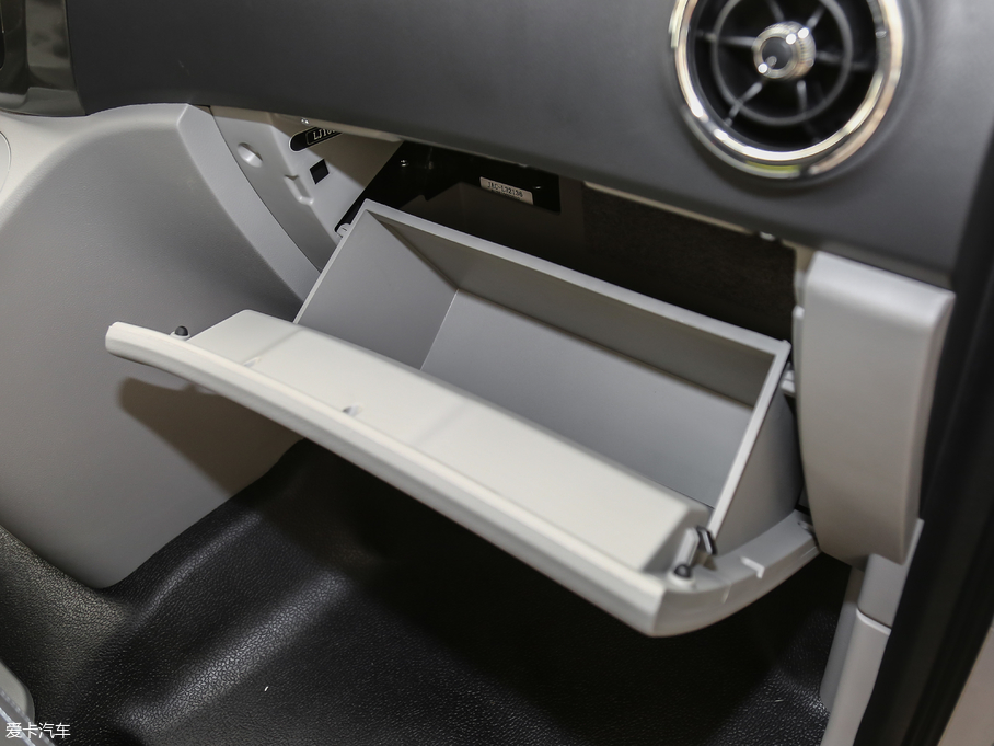 2018LM3 ˼Ұ 1.6L քӺA