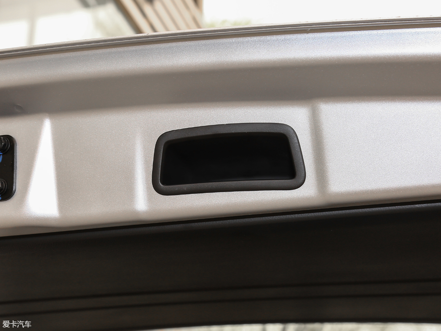 2018LM3 ˼Ұ 1.6L քӺA