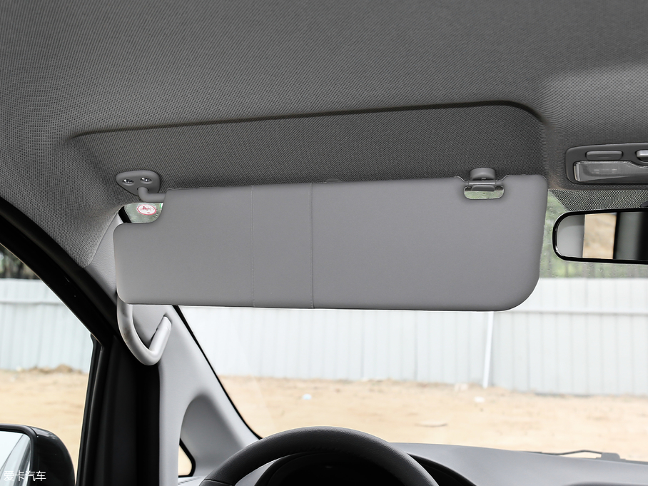 2018LM3 ˼Ұ 2.0L քӺA