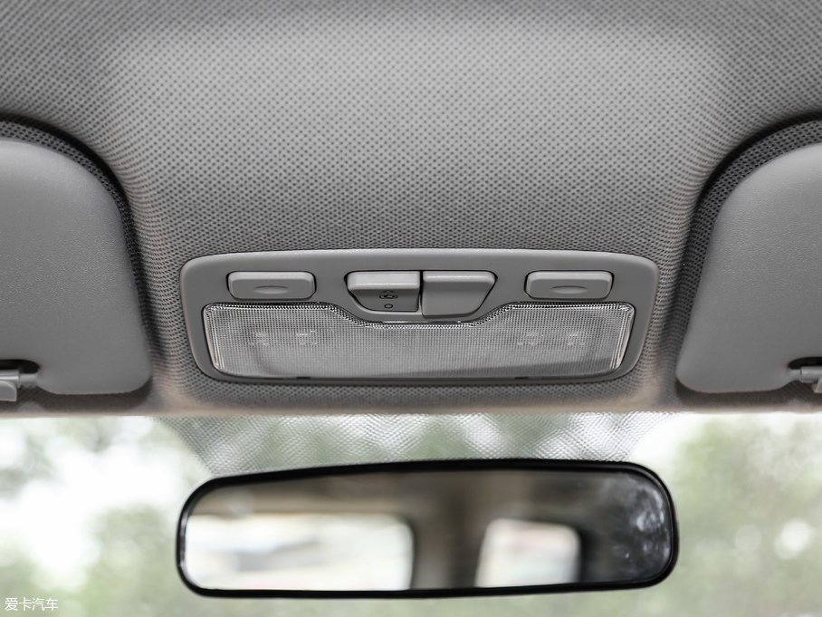 2018LM3 ˼Ұ 2.0L քӺA