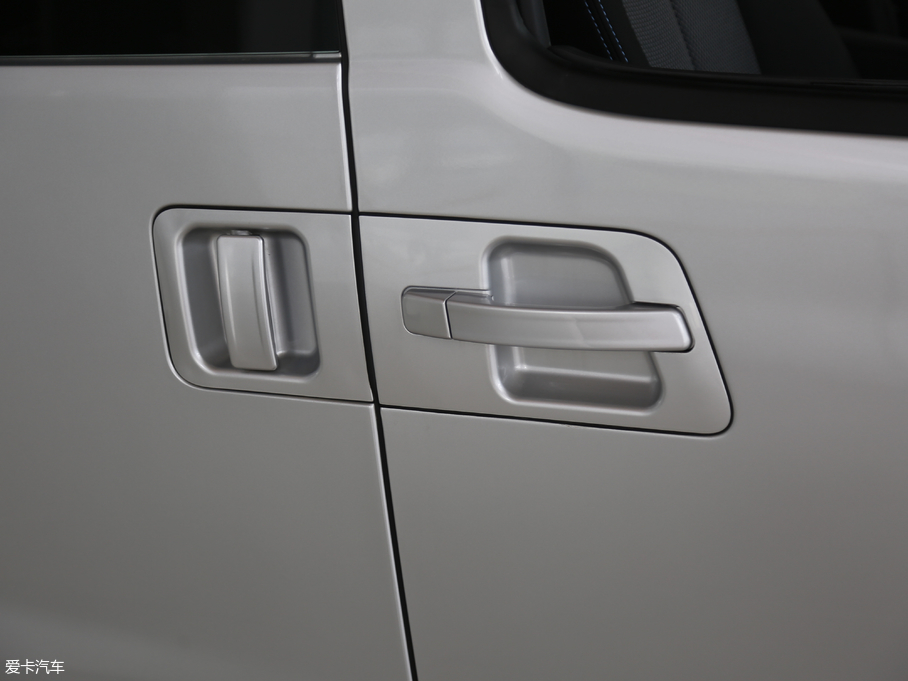 2018LM3 ˼Ұ 2.0L քӺA