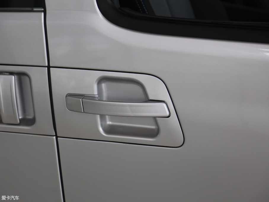 2018LM3 ˼Ұ 2.0L քӺA