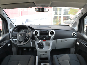 2018款速运版 1.6L 手动基本型5座 内饰全景