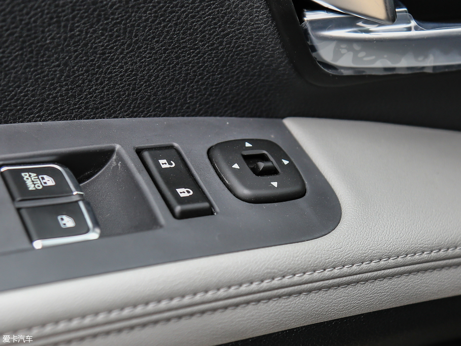 2018LM4 ̄(w) 1.5T քӺA